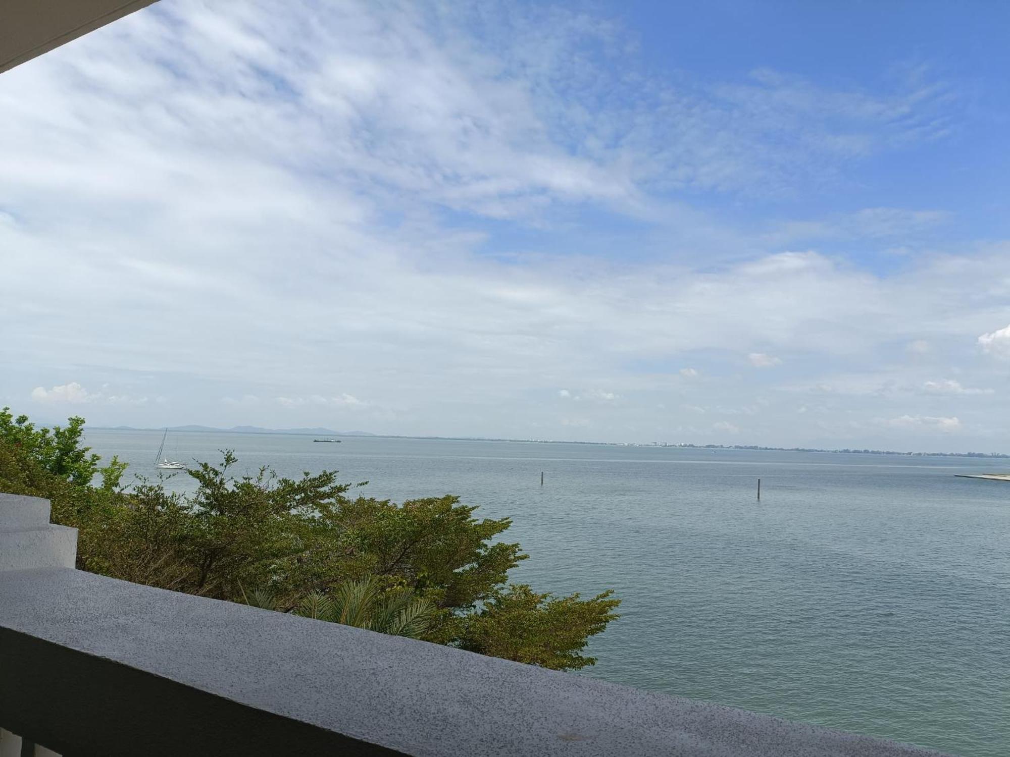 Straits Quay Marina Suites Penang By Aurorahomes Bagan Jermal Dış mekan fotoğraf